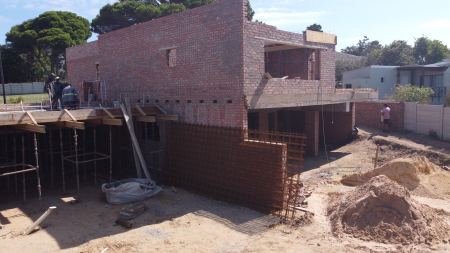4 Bedroom Property for Sale in Mossel Bay Central Western Cape